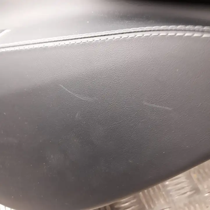 Tesla Model S (2016 - 2021) 100810514L Обшивка передней двери — фото 3