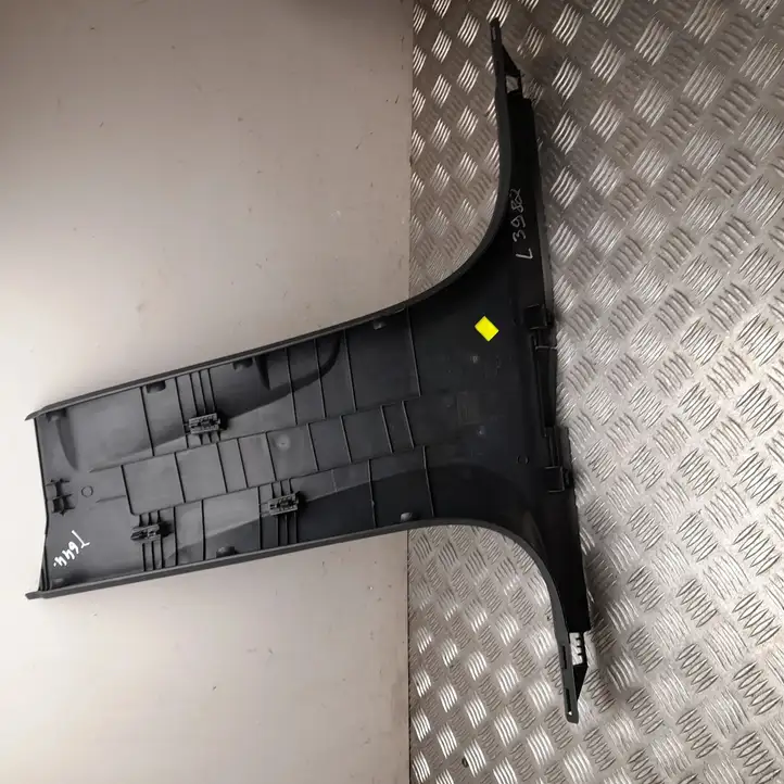Audi A3/S3 8Y (2020 - ) 8Y0867240 Нижняя обшивка стойки B — фото 2