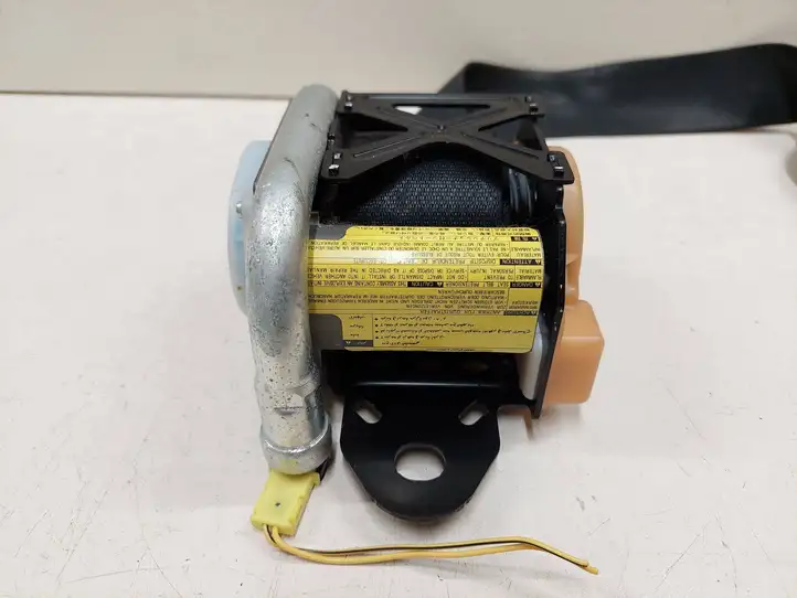 Toyota Avensis T250 (2006 - 2009)  7321005051 Передний ремень безопасности