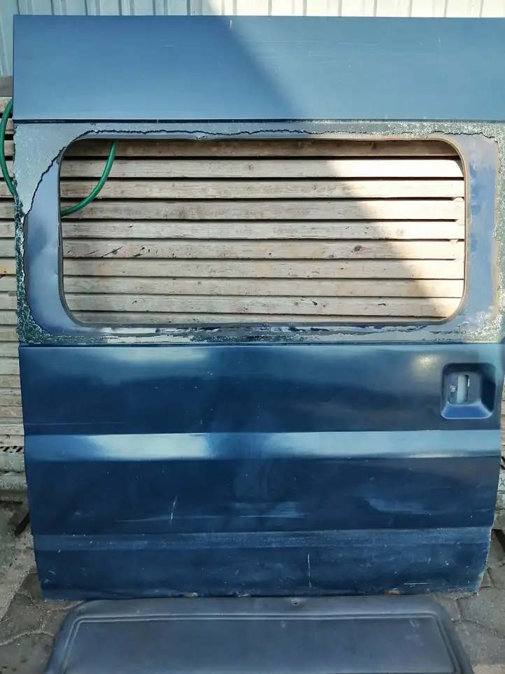 Ford Transit (2006 - 2013) Боковая раздвижная дверь — фото 1