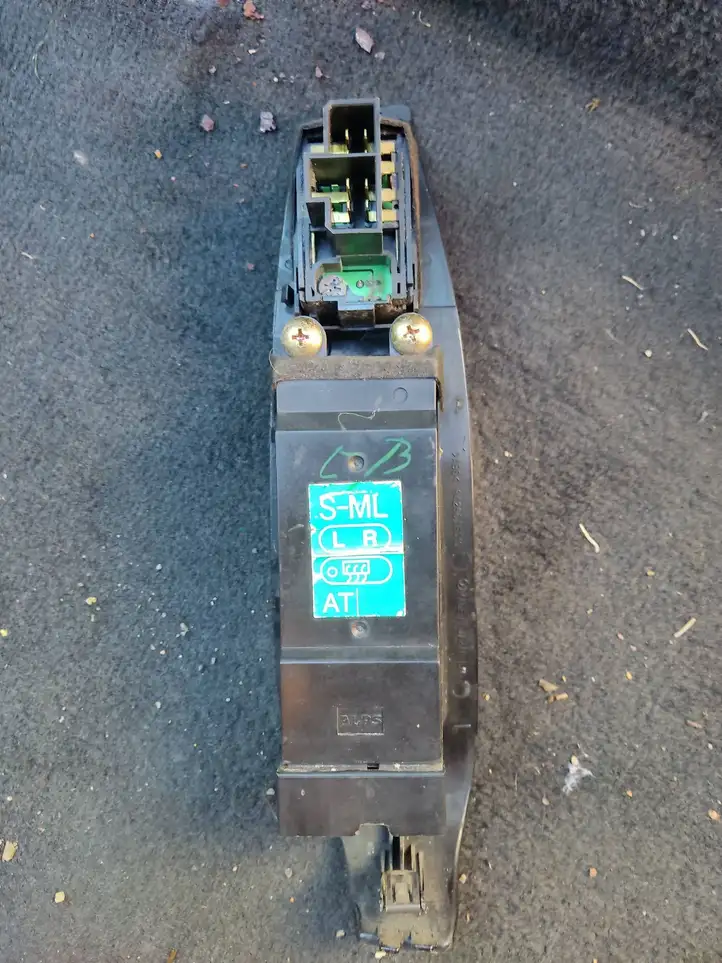 Subaru Legacy (1999 - 2003) 83071AE021 Кнопка стеклоподъемников — фото 2