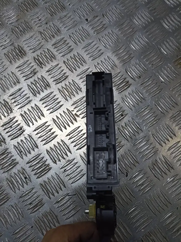 Audi A4 S4 B6 8E 8H (2000 - 2006) 105848101 Стеклоподъемник задней двери — фото 3