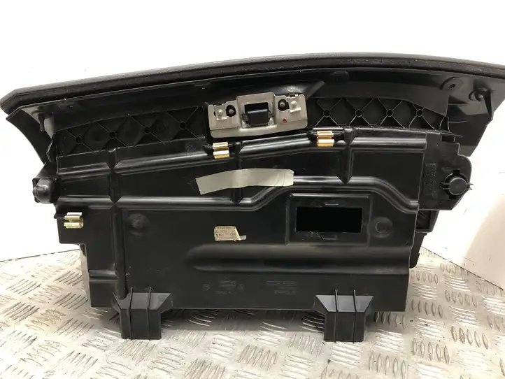 BMW 5 E60 E61 (2004 - 2010) 7034080 Вещевой ящик — фото 3