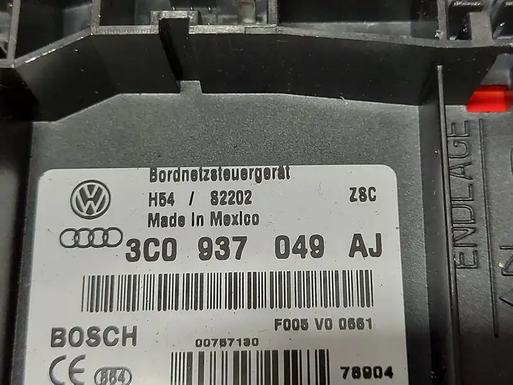 Volkswagen Golf V (2003 - 2009) 3C037049AJ Модуль комфорта — фото 2