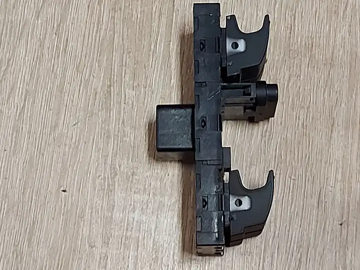Volkswagen Tiguan (2007 - 2011) 1K4959857B Блок кнопок стеклоподъемников — фото 3