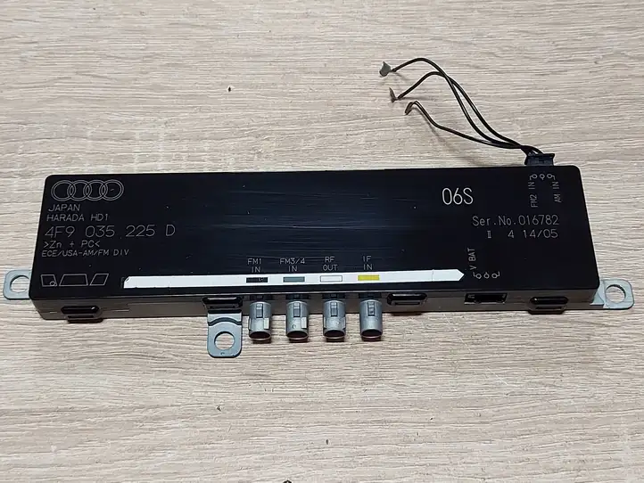 Audi A6 S6 C6 4F (2004 - 2008) 4F9035225D Усилитель антенны — фото 7