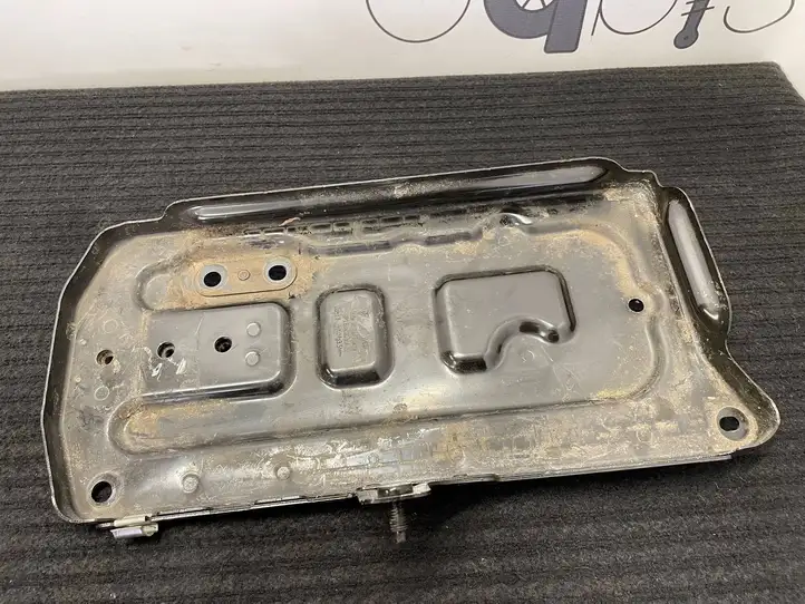 Porsche 911 991 (2011 - 2019) 9P1804825A Площадка аккумулятора — фото 2