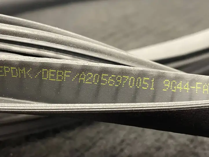 Mercedes-Benz C W205 (2014 - 2021)  A2056970051 Уплотнительная резина передней двери (на кузове)