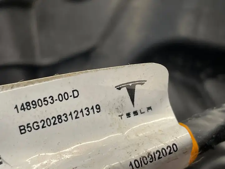 Tesla Model Y (2019 - 2024) 1495512-99-B Электростеклоподъемник передний (комплект) — фото 3