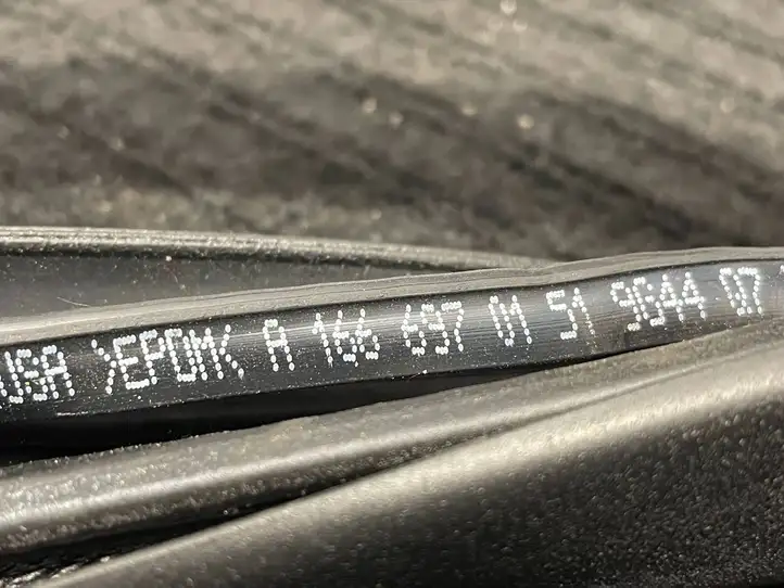 Mercedes-Benz GLE W166/C292 (2015 - 2019) A1666970151 Уплотнитель задней двери — фото 5