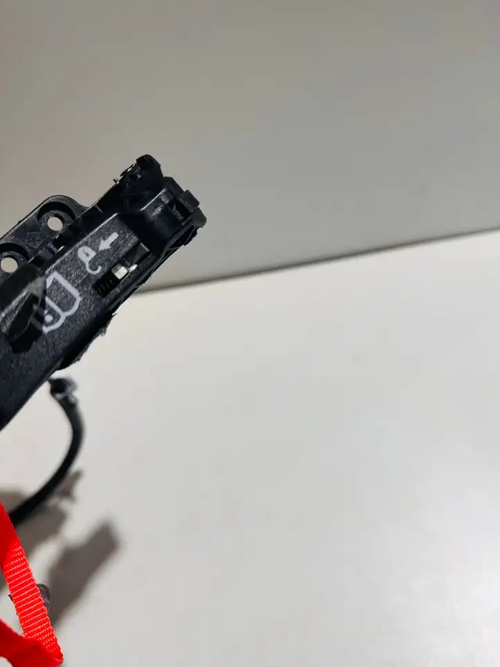 Jeep Grand Cherokee (2010 - 2021)  68106125AC Трос замка капота