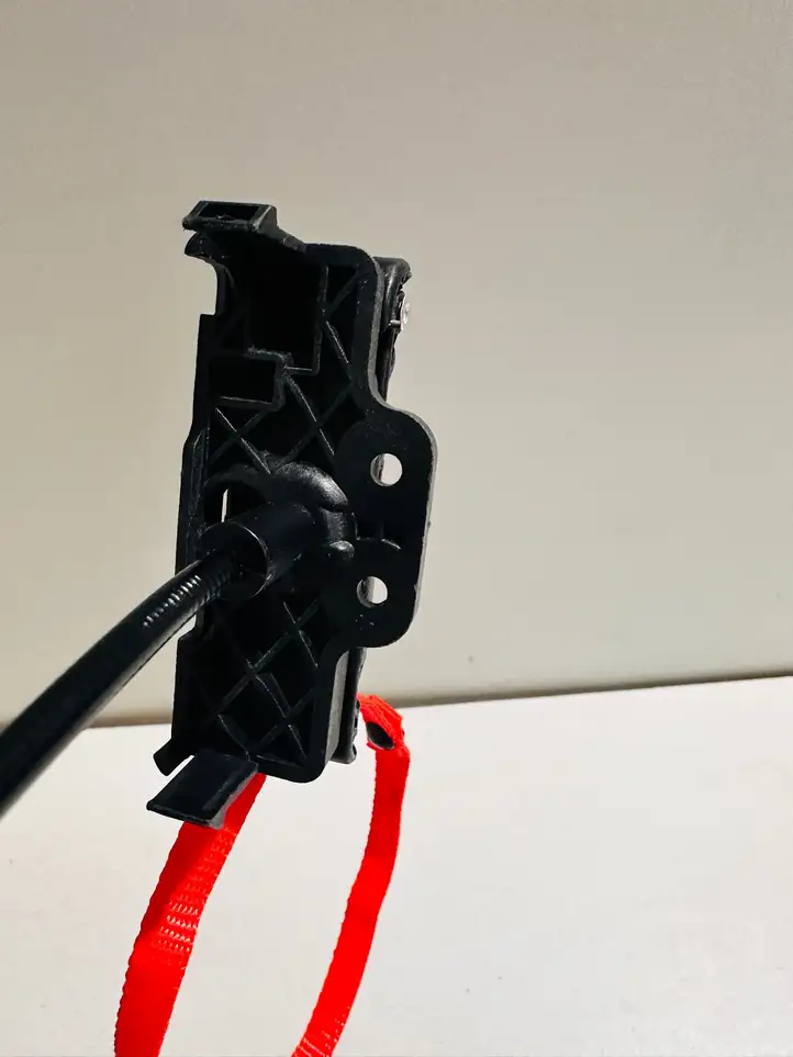 Jeep Grand Cherokee (2010 - 2021)  68106125AC Трос замка капота