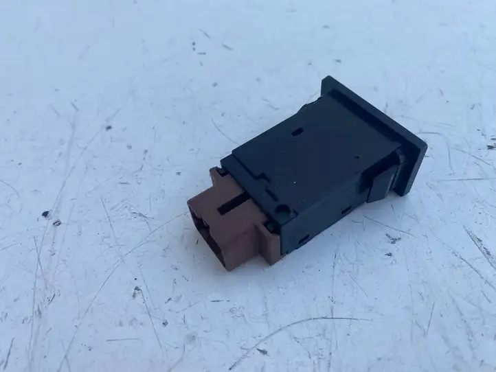 Toyota Corolla Verso E121 (2004 - 2007) 153337 Кнопка обогрева стекла — фото 6