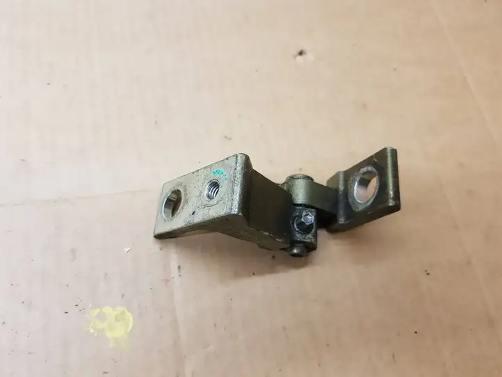 Volkswagen Golf VII (2013 - 2019)  8K0831402P Верхняя петля передней двери