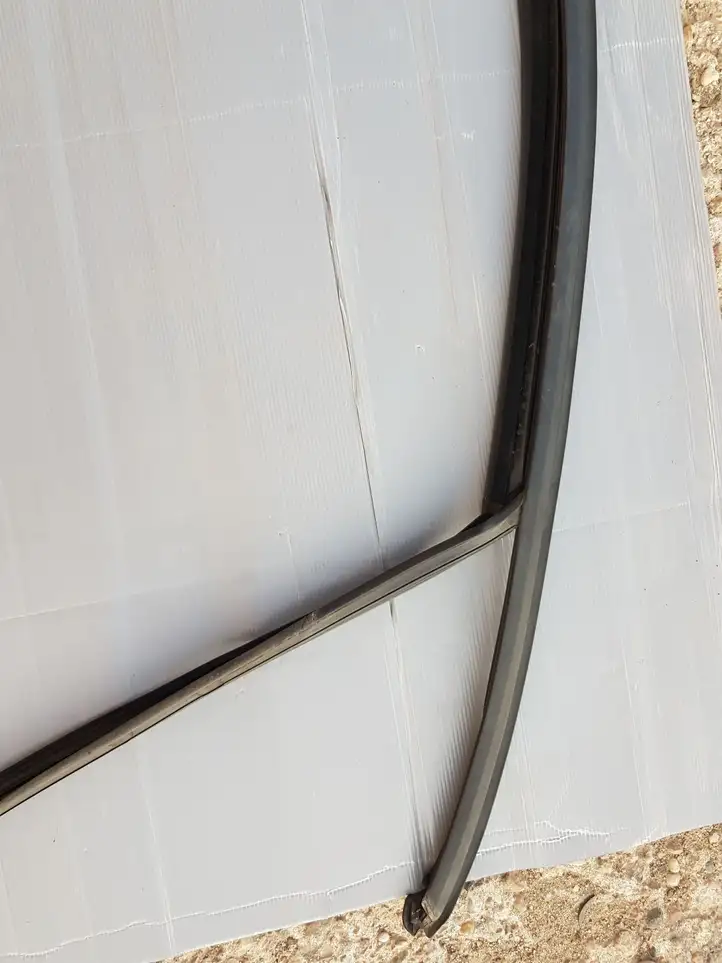 Volkswagen PASSAT B8 (2015 - )  3G0837432B Уплотнительная резина стекла передней двери