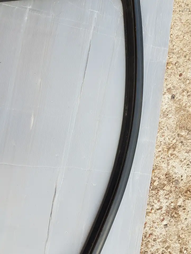 Volkswagen PASSAT B8 (2015 - )  3G0837432B Уплотнительная резина стекла передней двери