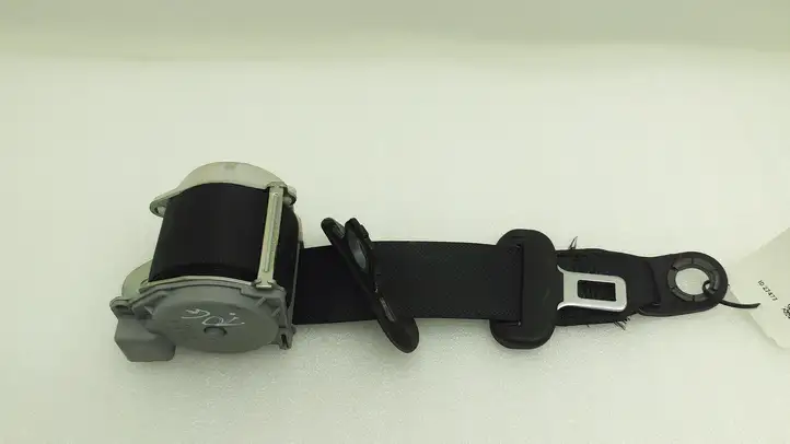 Toyota Aygo (2014 - 2018)  733600H020 Задний ремень безопасности