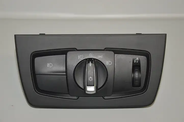 BMW 3 F30 F35 F31 (2012 - 2018) 9288027 Включатель фонарей — фото 1