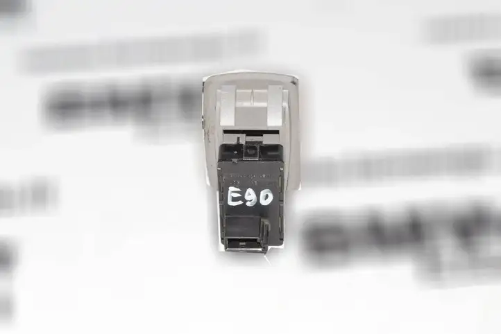 BMW 3 E90 E91 (2005 - 2012) 6945875 Кнопка стеклоподъемников — фото 3