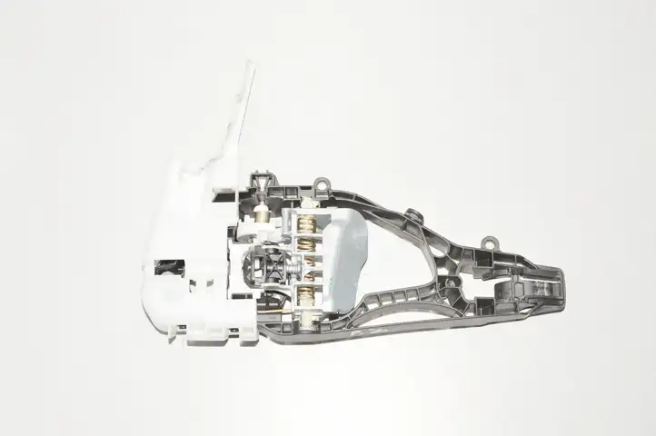 BMW 7 G11 G12 (2015 - 2022) 7377242 Крепление наружной ручки передней двери — фото 2