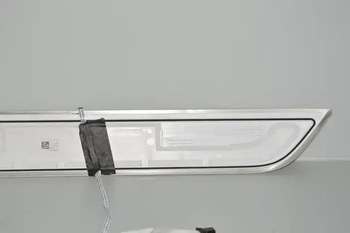 BMW 7 G11 G12 (2015 - 2022) 9299457 Внутренняя отделка переднего порога — фото 2