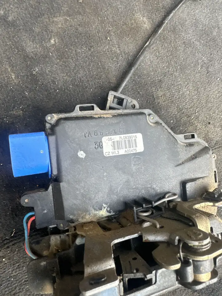Skoda Octavia Mk2 (1Z) (2004 - 2013) 7L0839015 Замок задней двери — фото 7