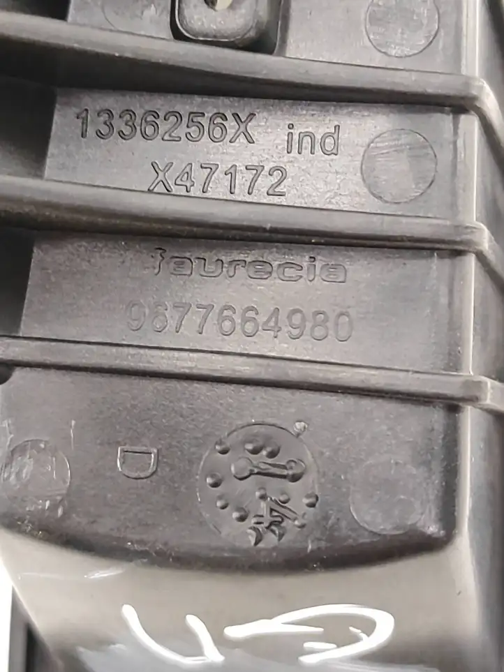 Peugeot 308 (2013 - 2021) 9677664980 Прочая отделка задней двери — фото 5