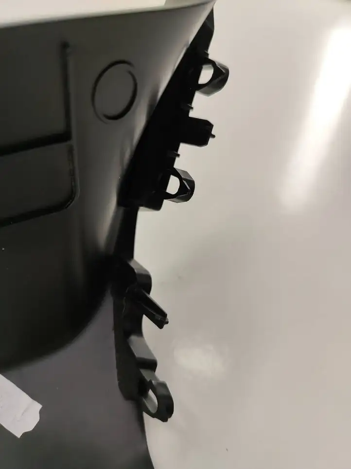 Peugeot 5008 (2017 - 2020)  9814310477 Боковая отделка (у окна)