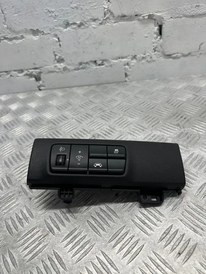 Kia Sportage (2016 - 2018) 93700F1000WK Другие включатели / ручки/ переключатели — фото 1