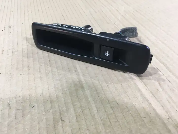 Renault Scenic III - Grand scenic III (2009 - 2016) 829500004R Блок кнопок стеклоподъемников — фото 1