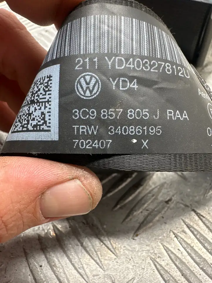 Volkswagen PASSAT B7 (2011 - 2014) 3C9857805J Задний ремень безопасности — фото 3