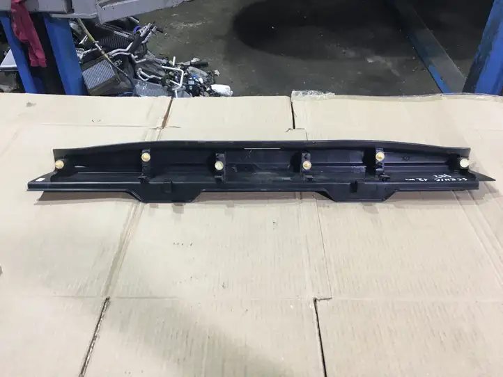 Renault Scenic III - Grand scenic III (2009 - 2016) 849210004R Отделка порога багажника — фото 2