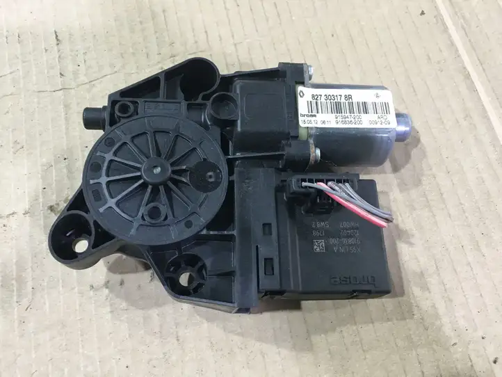Renault Scenic III - Grand scenic III (2009 - 2016) 827303178R Стеклоподъемник задней двери — фото 2