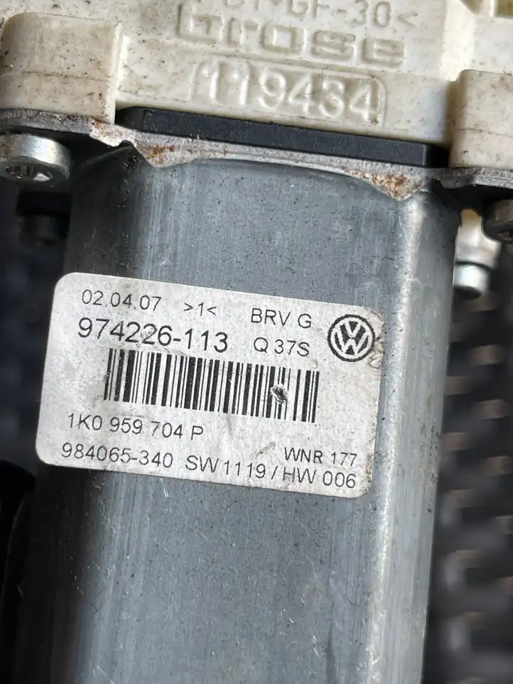 Volkswagen PASSAT B6 (2005 - 2010) 1K0959704P Стеклоподъемник задней двери — фото 3