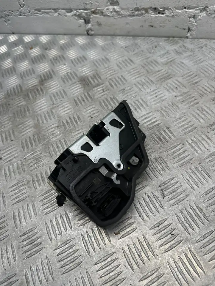 BMW 3 F30 F35 F31 (2012 - 2018) 7229459 Замок задней двери — фото 2