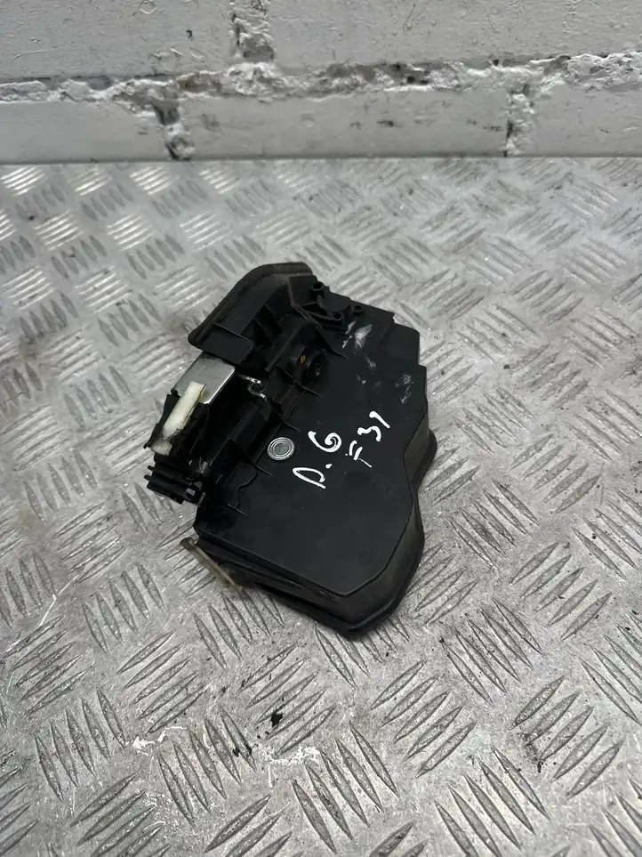 BMW 3 F30 F35 F31 (2012 - 2018) 7229460 Замок задней двери — фото 1
