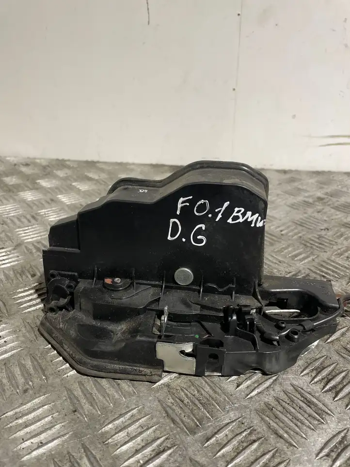 BMW 7 F01 F02 F03 F04 (2008 - 2016)  7185688 Замок задней двери