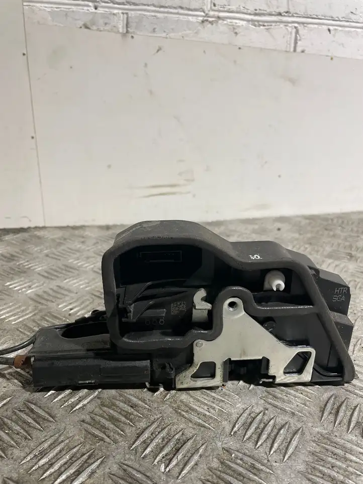 BMW 7 F01 F02 F03 F04 (2008 - 2016)  7185688 Замок задней двери