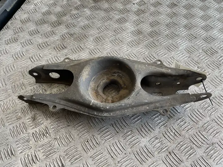 Mercedes-Benz E W212 (2009 - 2016)   Вилы