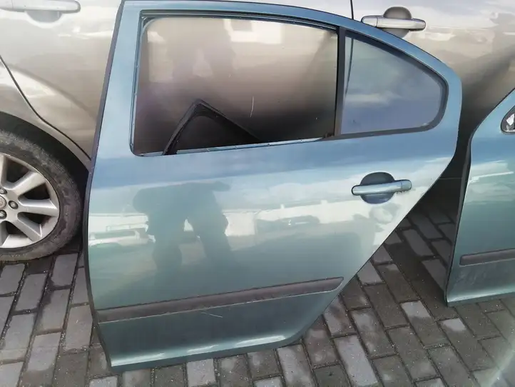 Skoda Octavia Mk2 (1Z) (2004 - 2013) Задняя дверь — фото 1