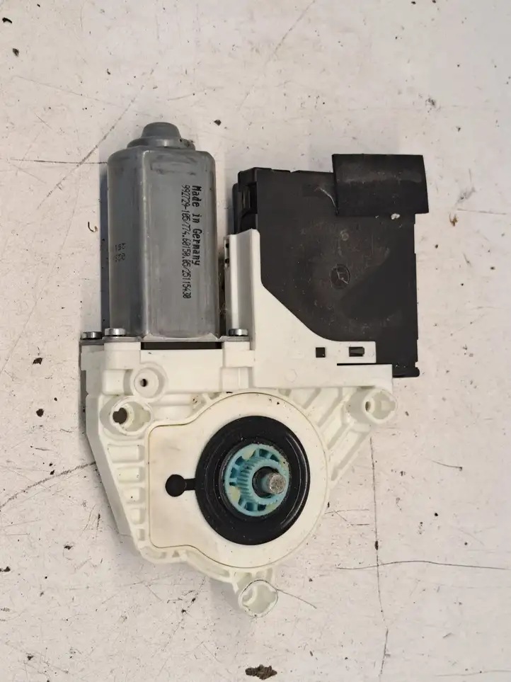 Volkswagen PASSAT B6 (2005 - 2010)  1K0959702K Механизм подъема окон передней двери