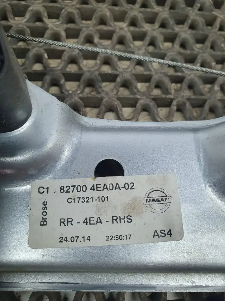 Nissan Qashqai (2013 - 2017)  827004EA0A Передний комплект электрического механизма для подъема окна
