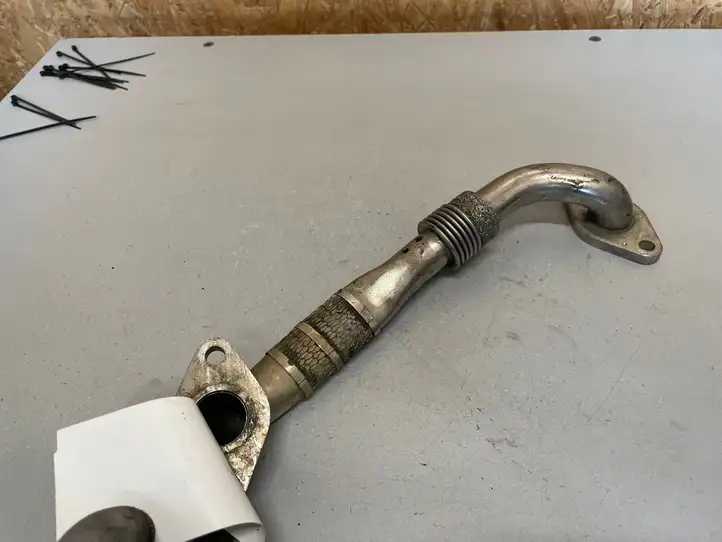 Volkswagen Golf V (2003 - 2009) 036131521AF Трубка EGR — фото 2