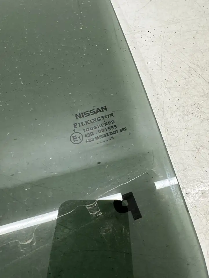 Nissan Leaf II (ZE1) (2017 - ) Стекло задней двери — фото 2