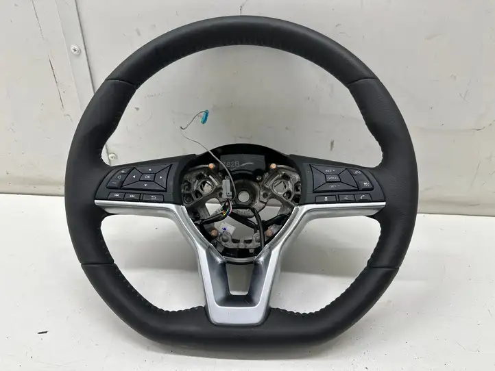 Nissan Leaf II (ZE1) (2017 - ) Руль — фото 1
