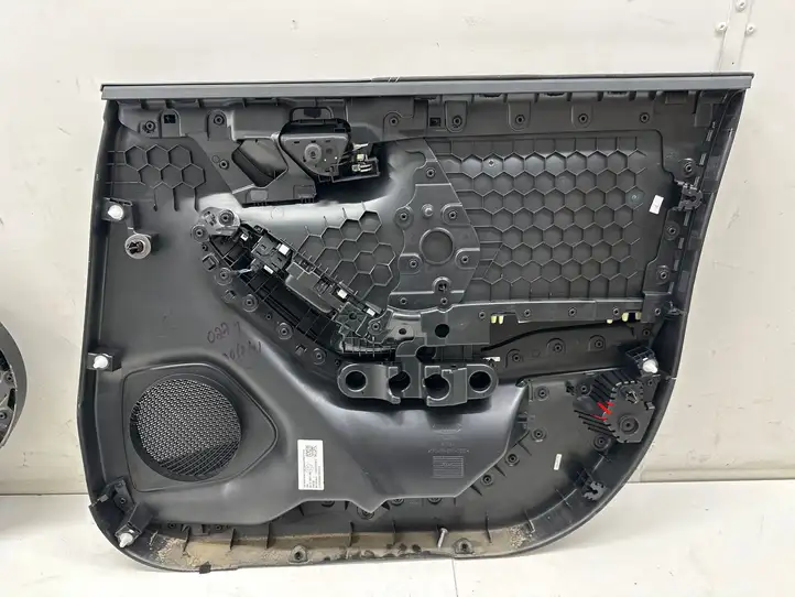 Ford Puma (2019 - ) L1TBS23891A Обшивка передней двери — фото 3