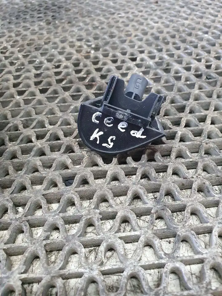 Kia Ceed (2015 - 2018) Наружная ручка задней двери — фото 7