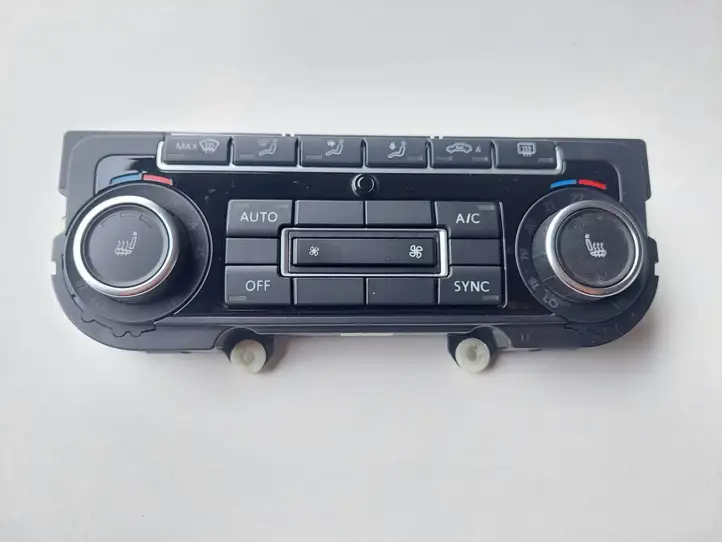 Volkswagen Tiguan (2011 - 2016)  5K0907044GK Блок управления кондиционера воздуха / климата/ печки (в салоне)