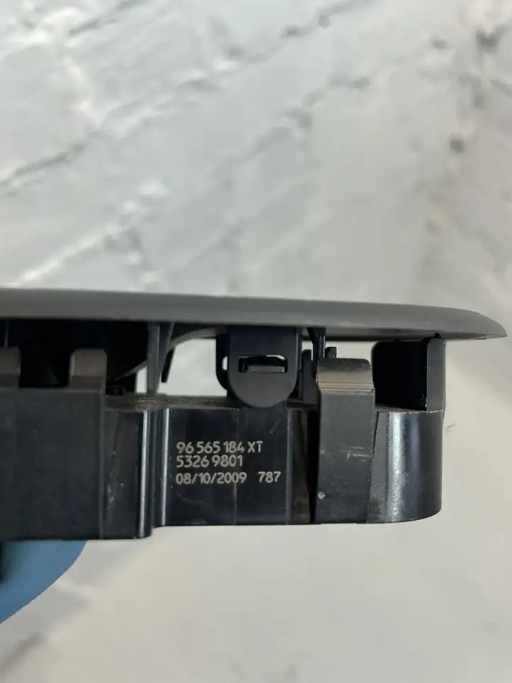 Peugeot 308 (2007 - 2013) 96565184XT Кнопка стеклоподъемников — фото 3