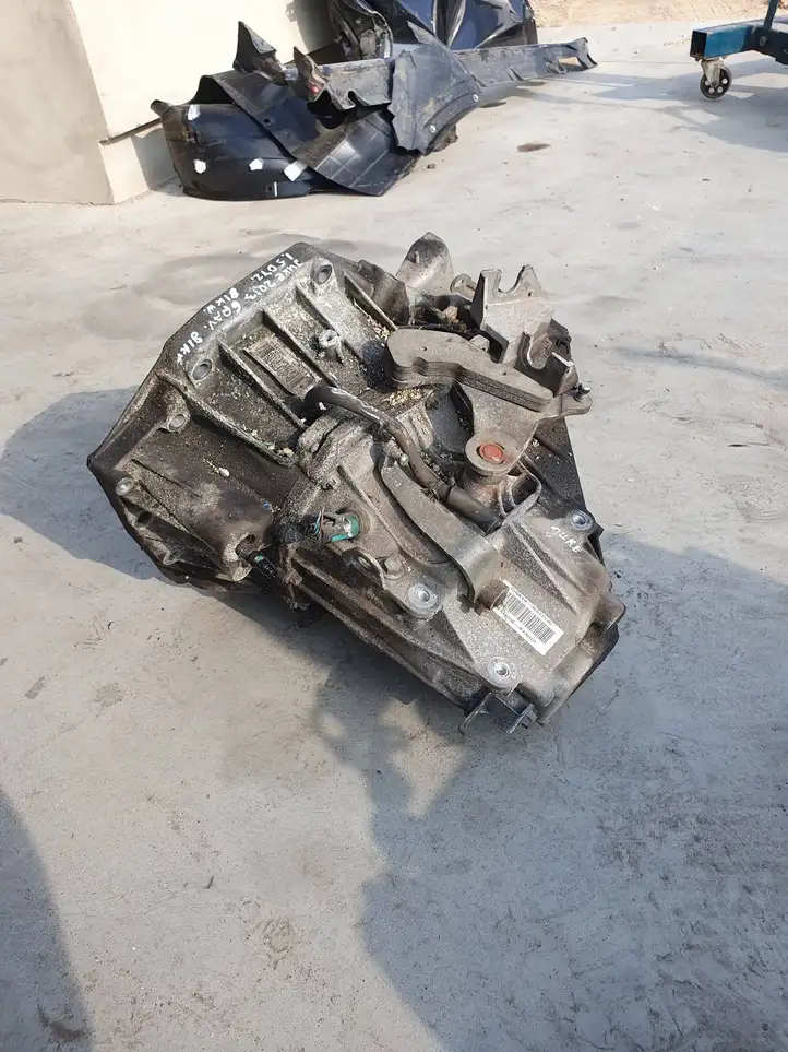 Nissan Juke I F15 (2010 - 2018) 320106445R Механическая коробка передач, 6 передач — фото 11